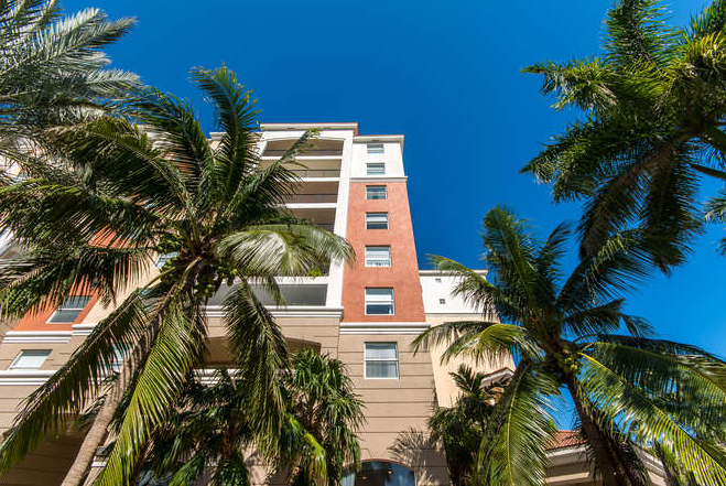 Porto Bellagio Condos for sale and rent