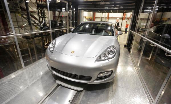 Porsche Car - Dezer Elevator