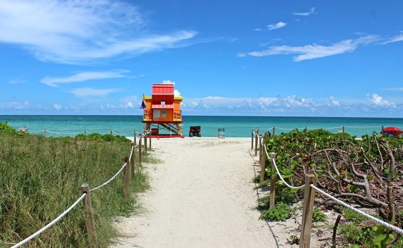 Closed beaches has South Florida’s oceans looking clear and beautiful