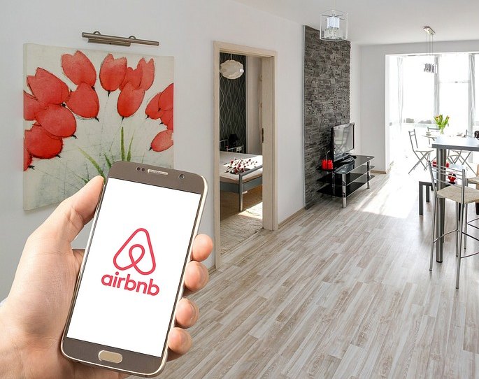 Thinking about making money with Airbnb? Check out these important tips first