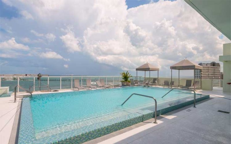 emerald-at-brickell-pool