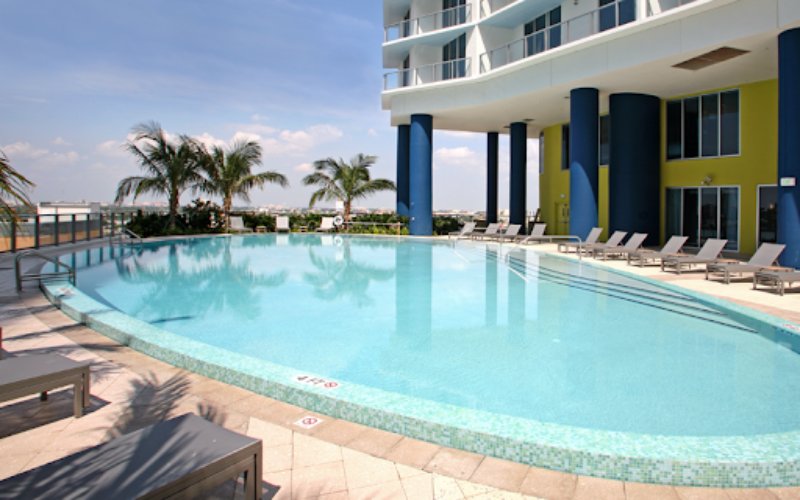 latitude-pool
