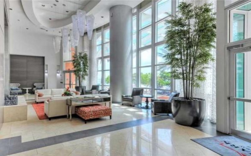 lobby-the-mark