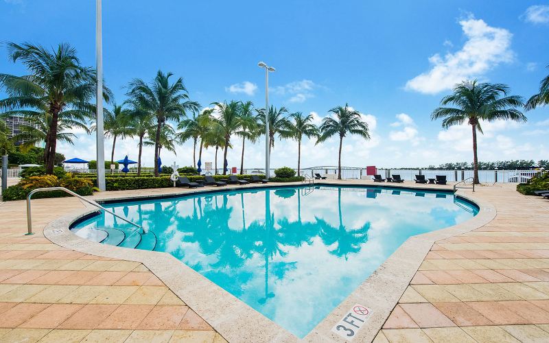 skyline-on-brickell-pool