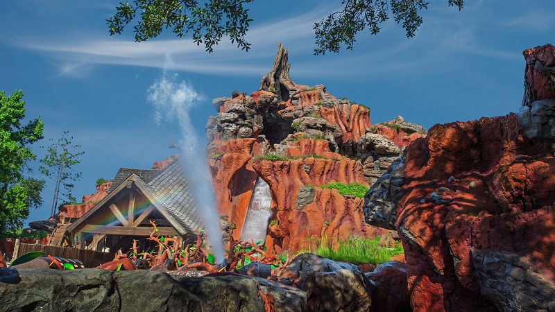 Splash Mountain: one of the most traditional attractions Magic Kingdom