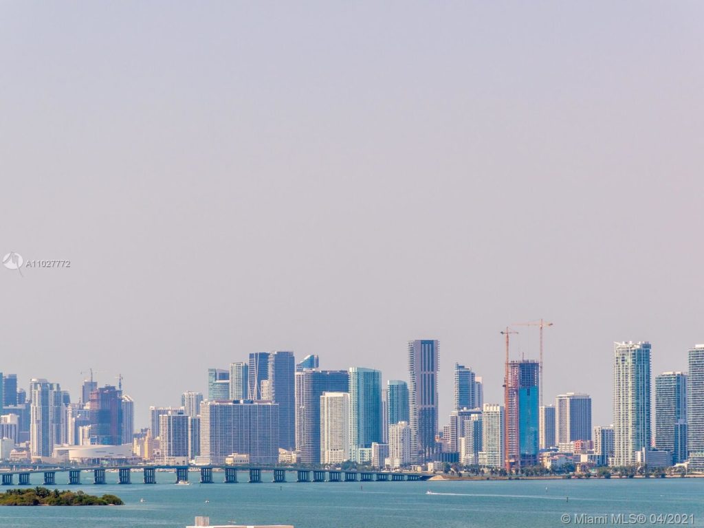 the housing market in South Florida is very hot right now